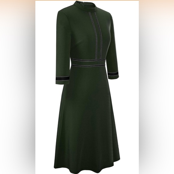 Elegant Green Women's Dress - Picture 3 of 7